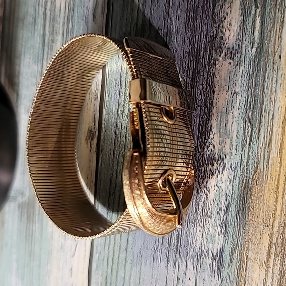 Goldtone Buckle Bracelet - Picture 4 of 7